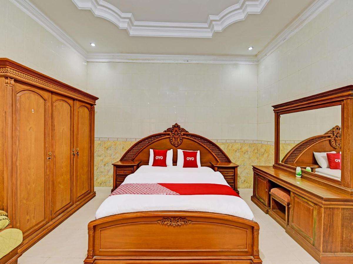 Collection O 91489 Hotel Tanjung Permata Cilacap Exterior photo