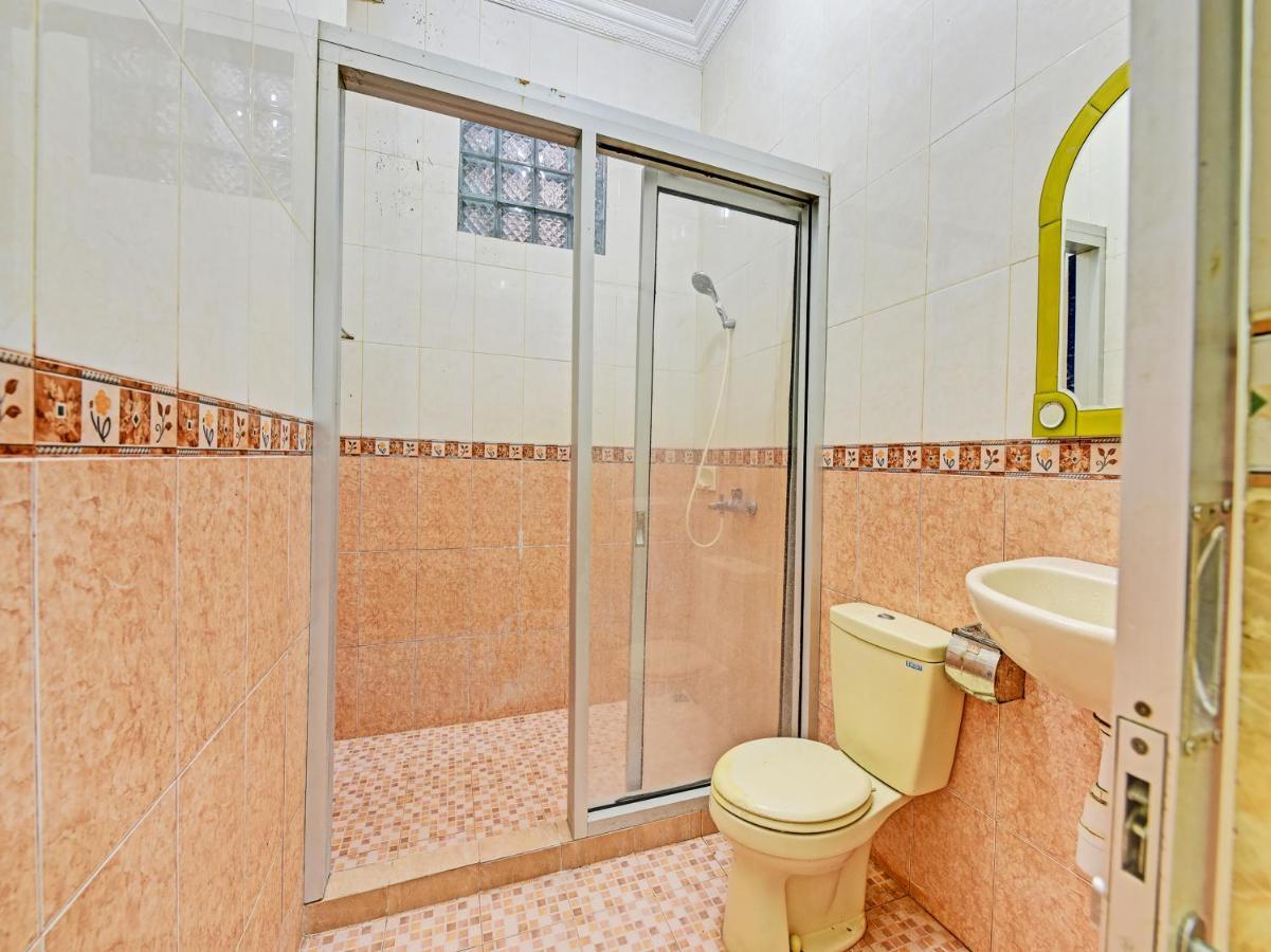 Collection O 91489 Hotel Tanjung Permata Cilacap Exterior photo