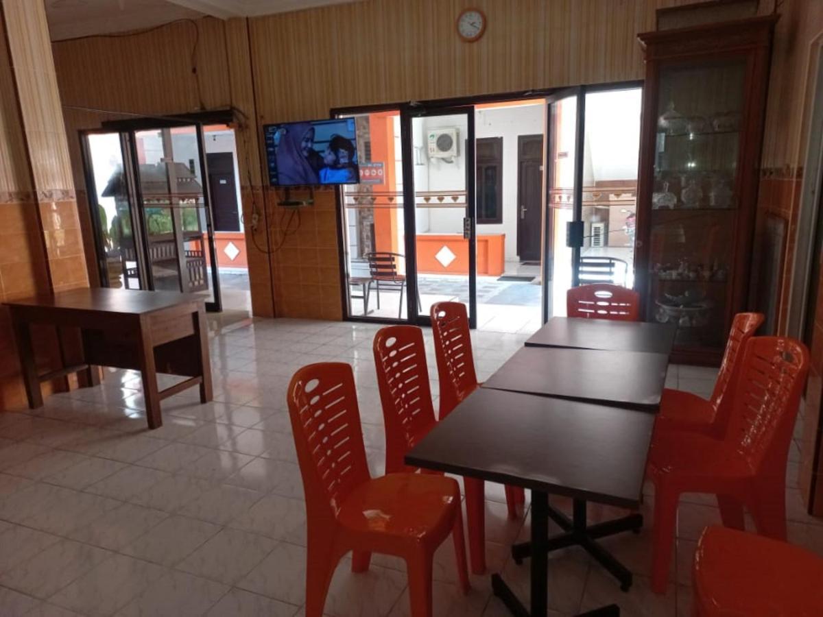 Collection O 91489 Hotel Tanjung Permata Cilacap Exterior photo